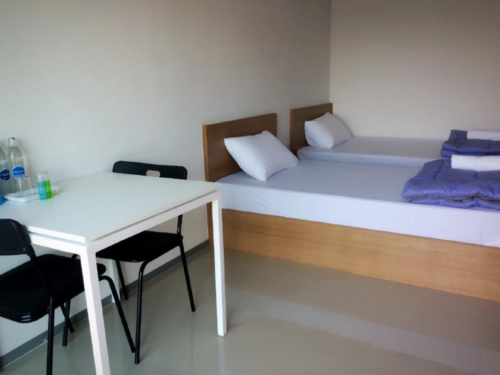Promsook Apartment Chonburi Quarto foto