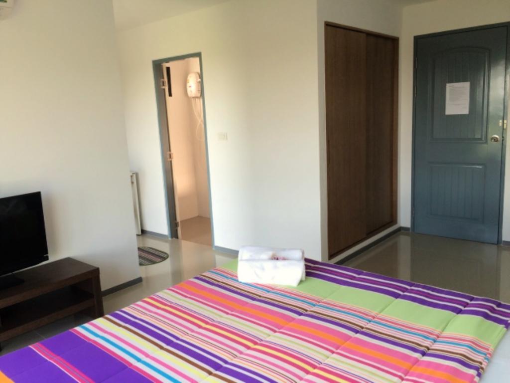 Promsook Apartment Chonburi Quarto foto