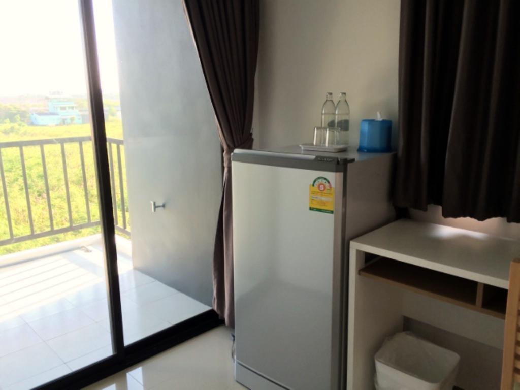 Promsook Apartment Chonburi Quarto foto