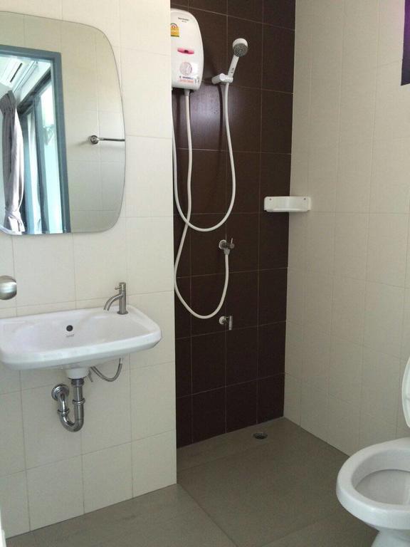 Promsook Apartment Chonburi Quarto foto