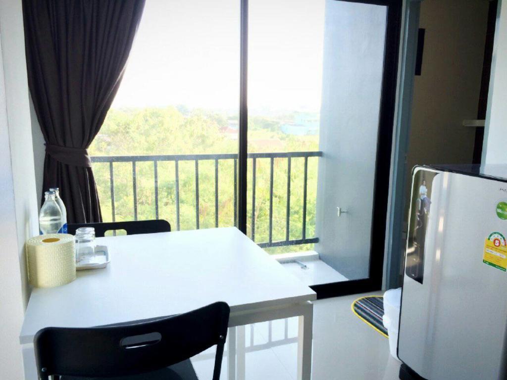 Promsook Apartment Chonburi Quarto foto
